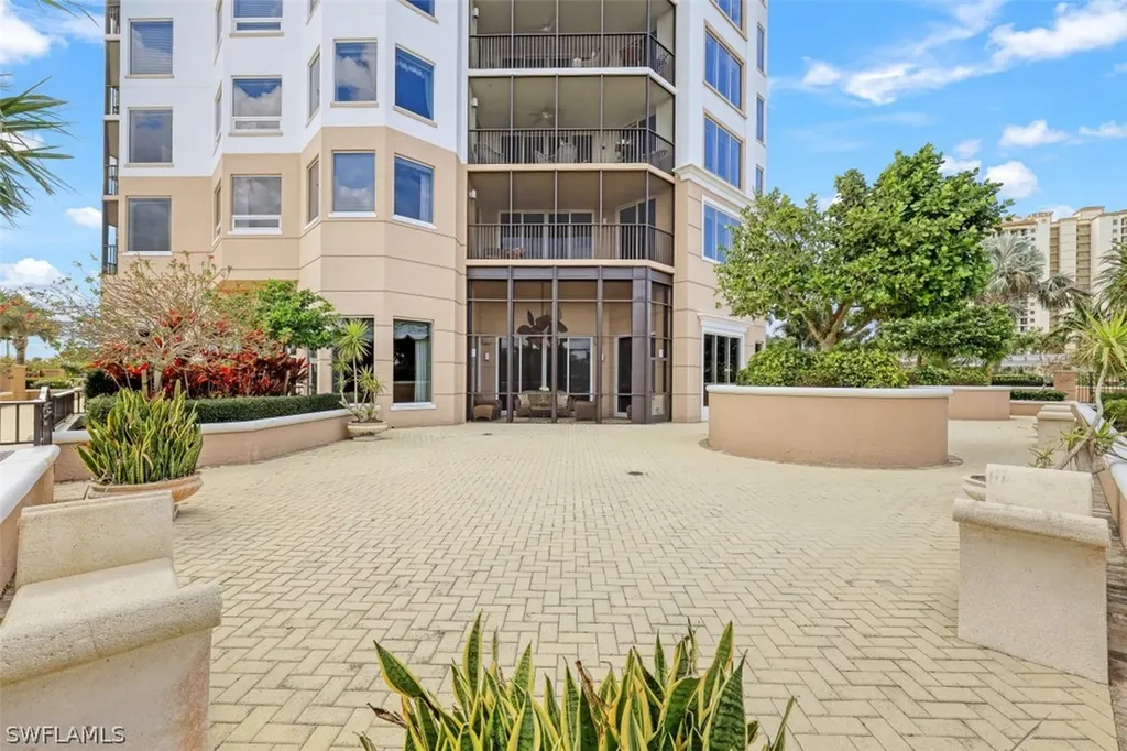 1060 Borghese Lane Naples FL 34114