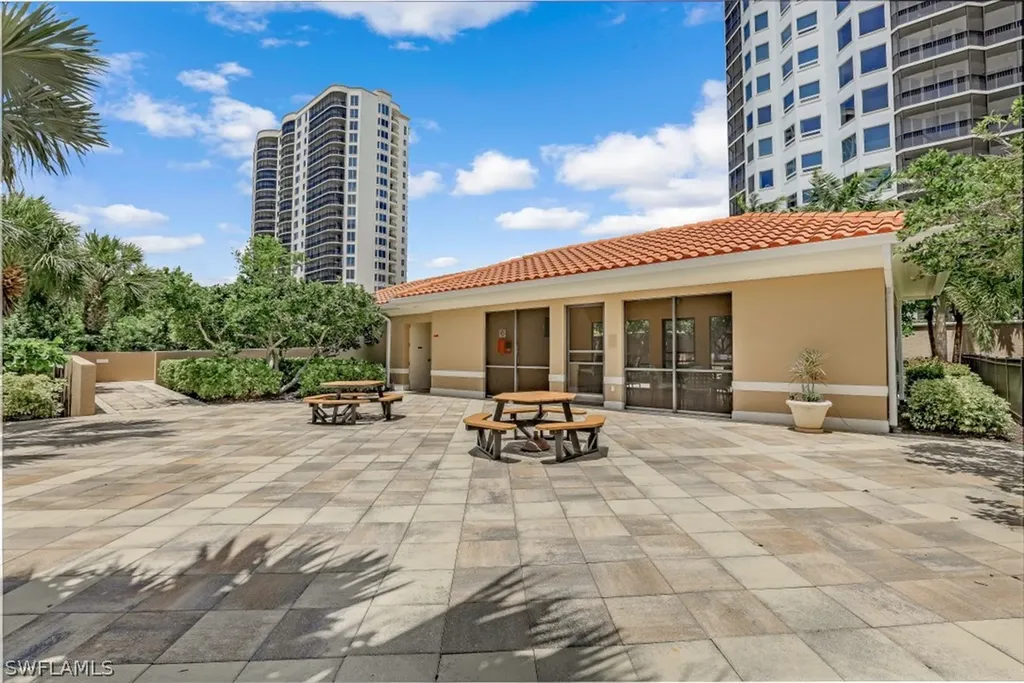 1060 Borghese Lane Naples FL 34114