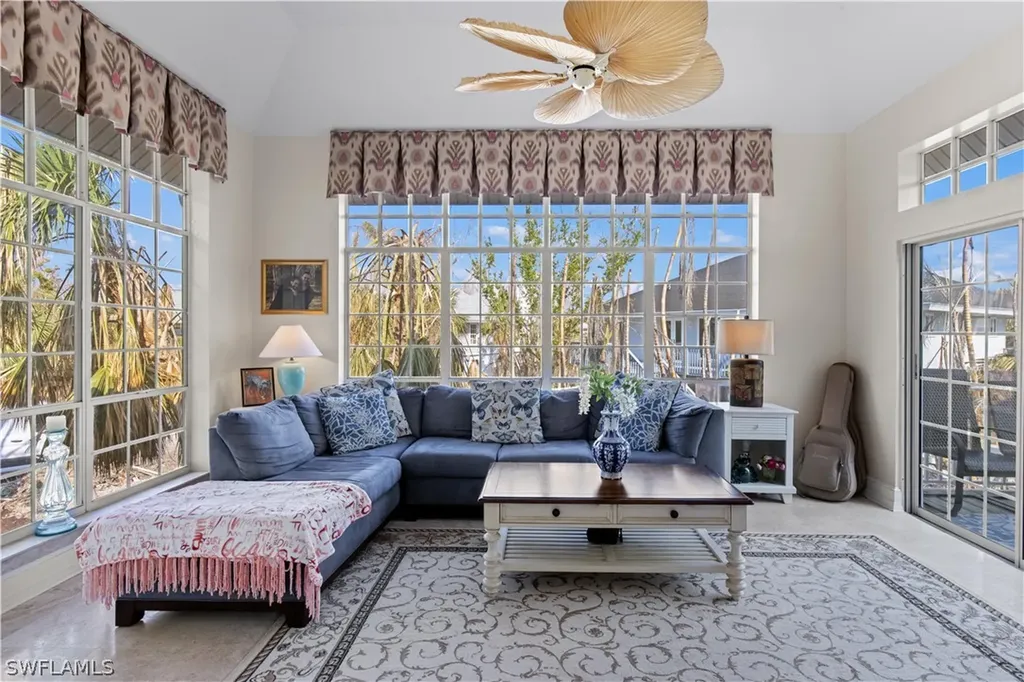 950 Cabbage Palm Court Sanibel FL 33957