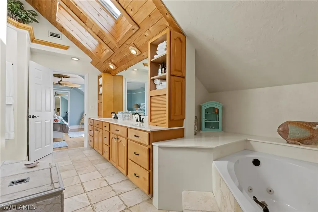 950 Cabbage Palm Court Sanibel FL 33957