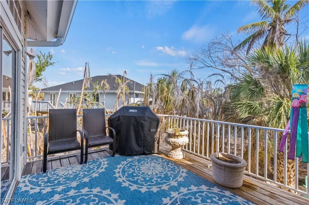 950 Cabbage Palm Court Sanibel FL 33957