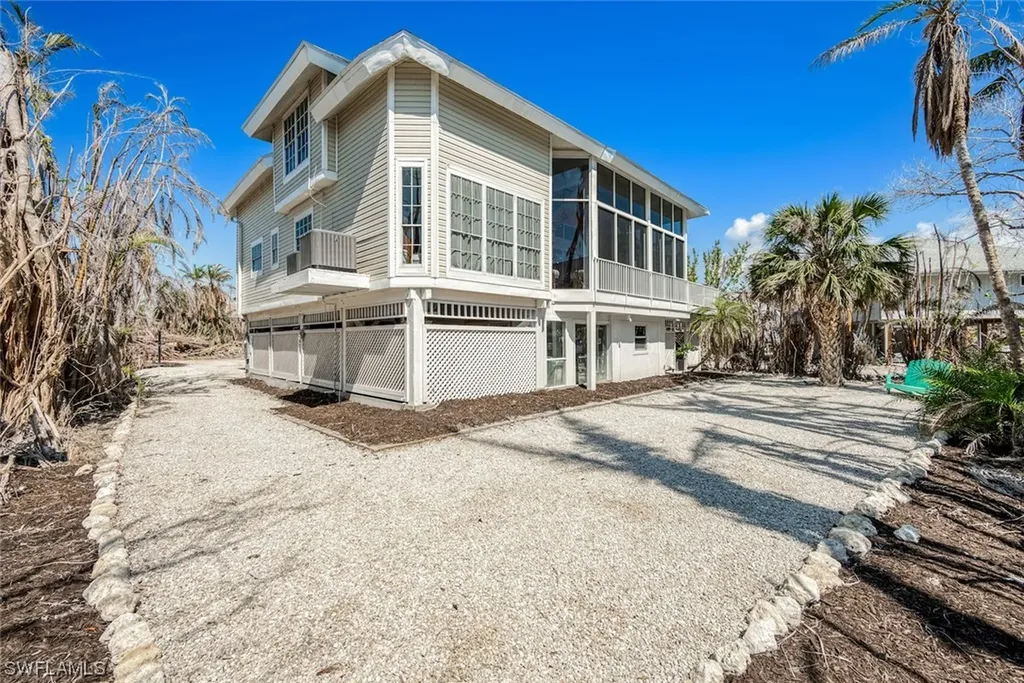 950 Cabbage Palm Court Sanibel FL 33957