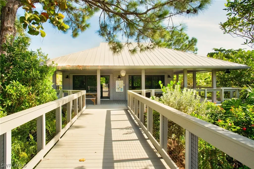 950 Cabbage Palm Court Sanibel FL 33957