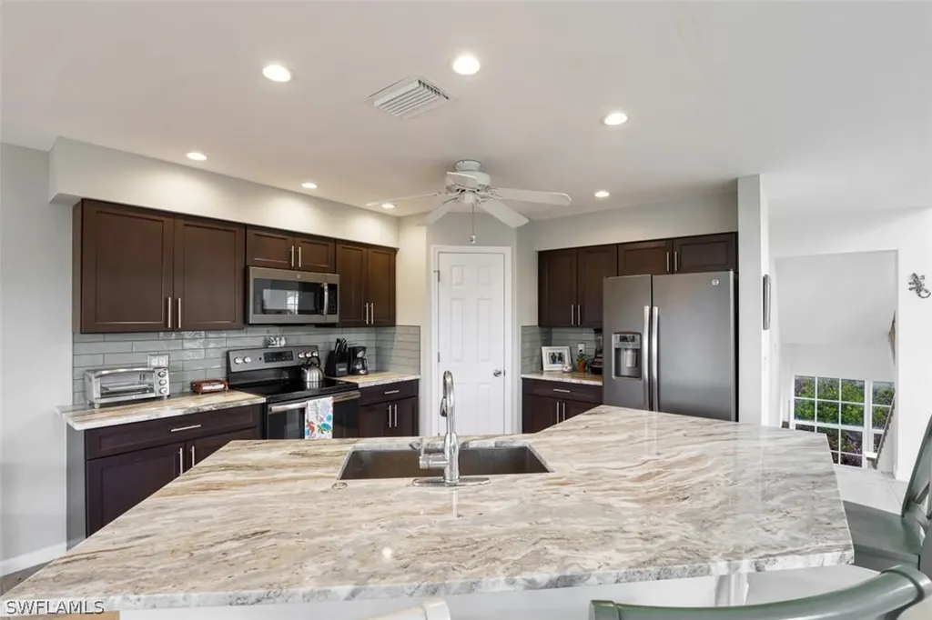 241 Violet Drive Sanibel FL 33957