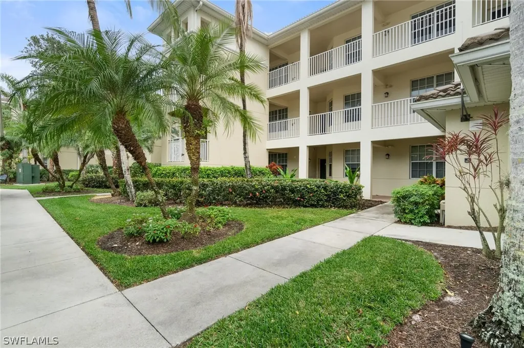 1882 Tarpon Bay Drive S Naples FL 34119