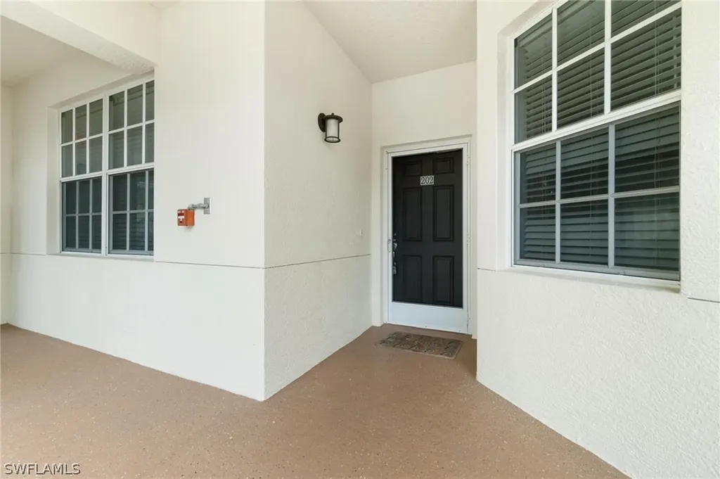 1882 Tarpon Bay Drive S Naples FL 34119