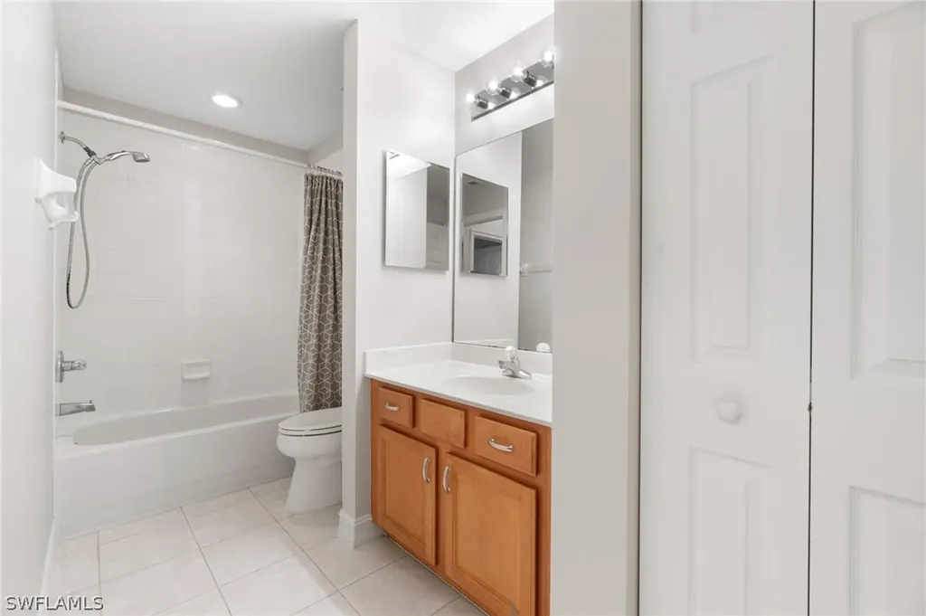 1882 Tarpon Bay Drive S Naples FL 34119