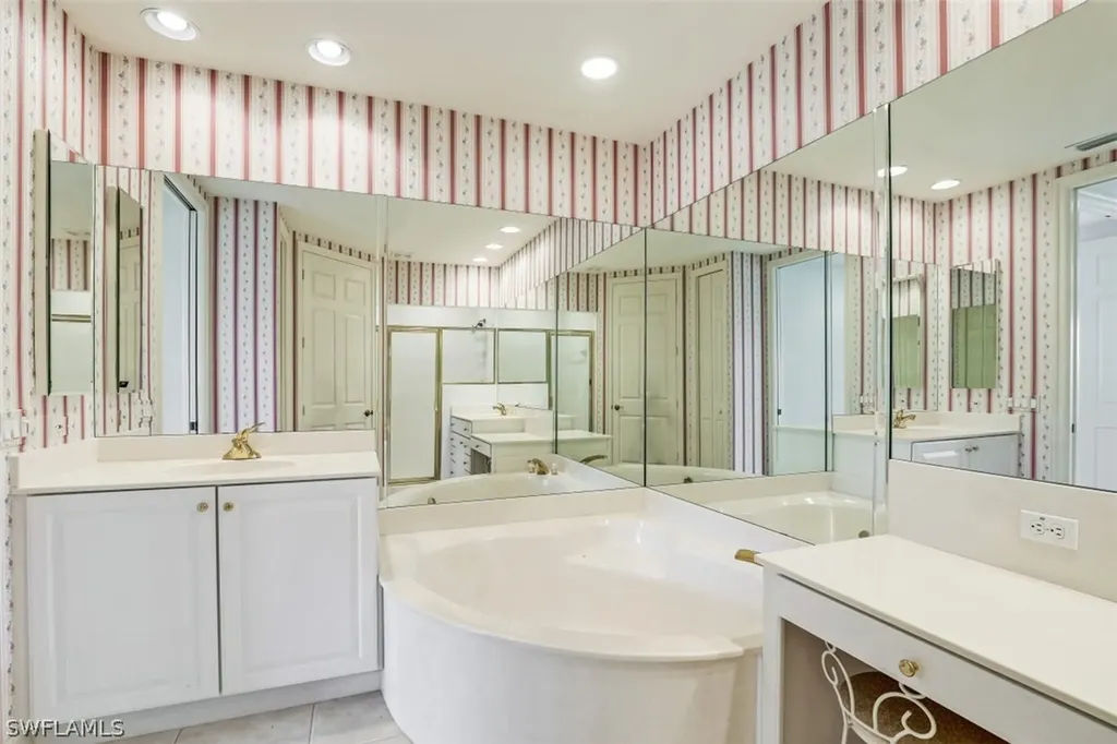 6049 Ashford Lane Naples FL 34110