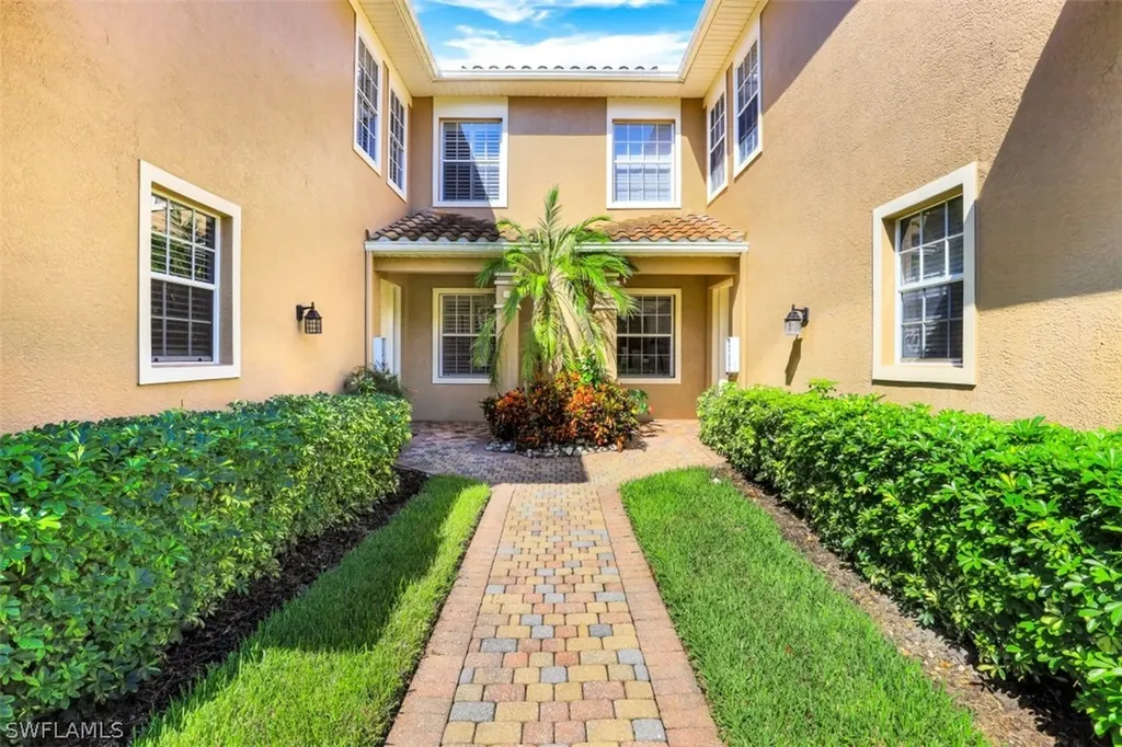 6049 Ashford Lane Naples FL 34110