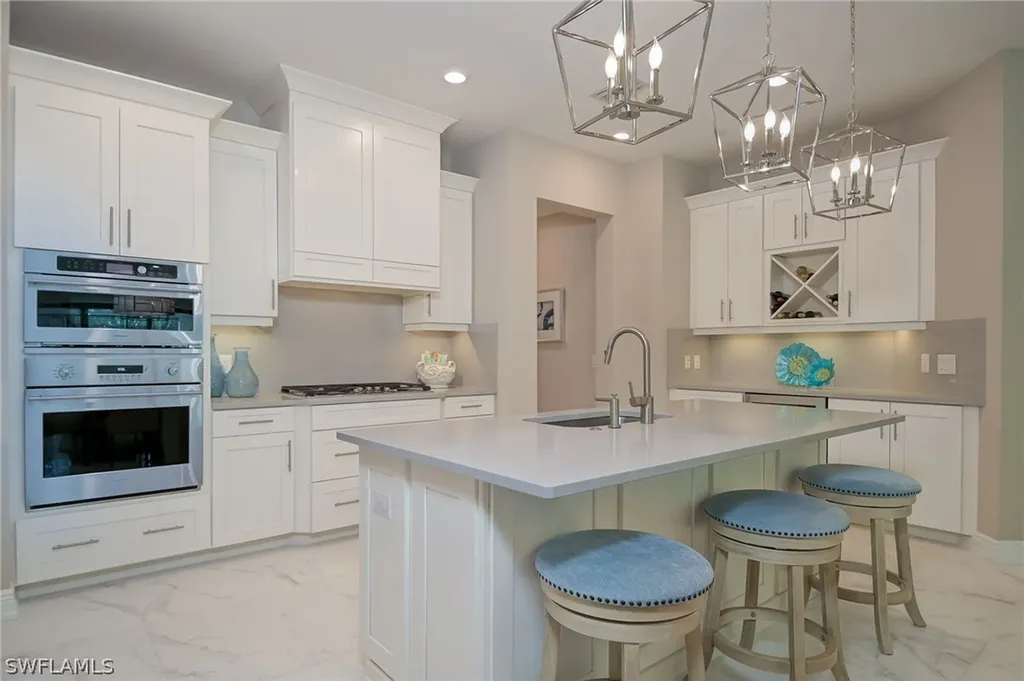 16370 Viansa Way Naples FL 34110
