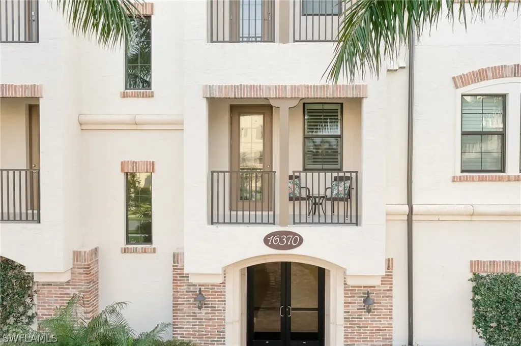 16370 Viansa Way Naples FL 34110