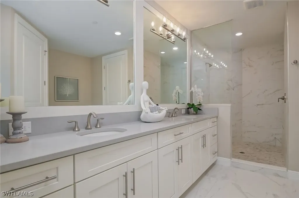 16370 Viansa Way Naples FL 34110