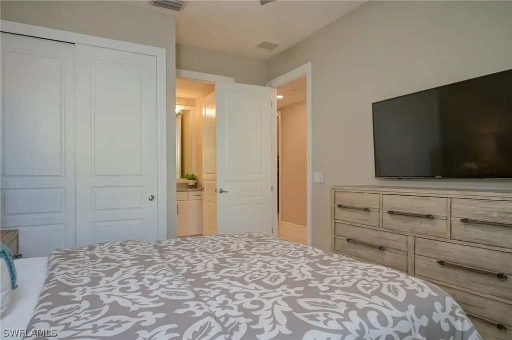 16370 Viansa Way Naples FL 34110