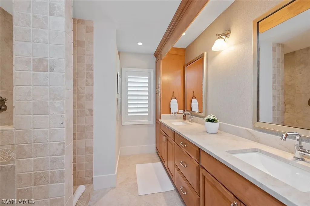 39 Grey Wing Point Naples FL 34113