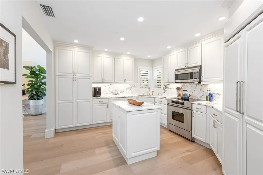 39 Grey Wing Point Naples FL 34113