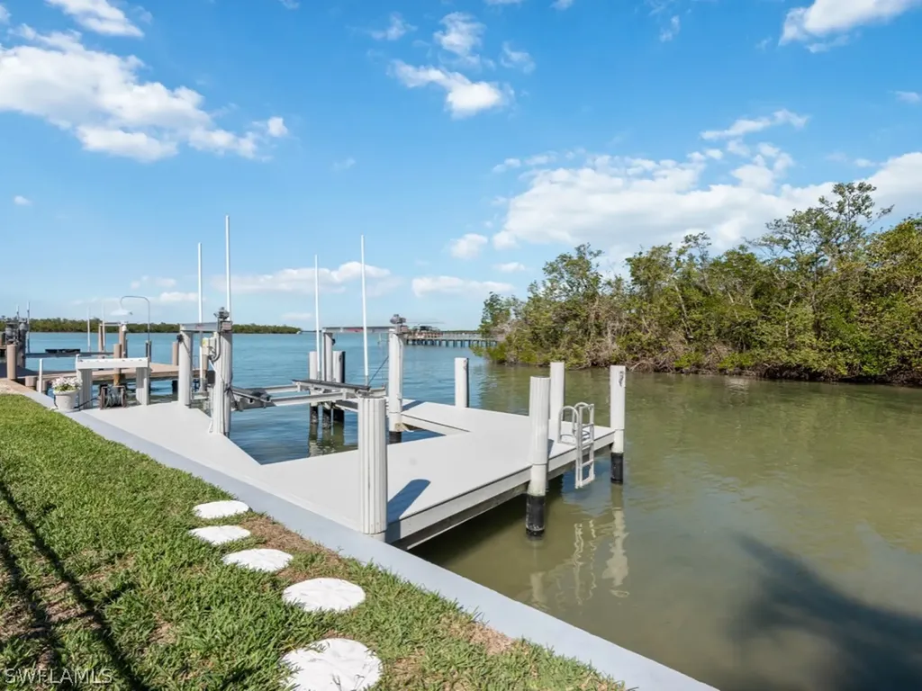 103 Pago Pago Drive W Naples FL 34113