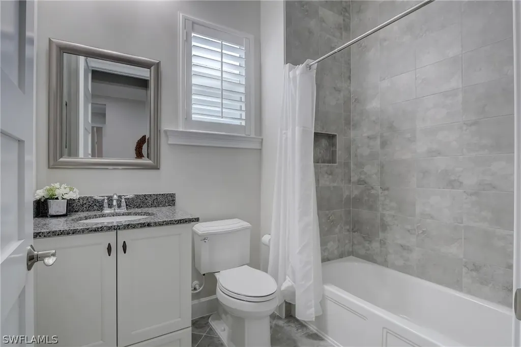 6297 Antigua Way Naples FL 34113
