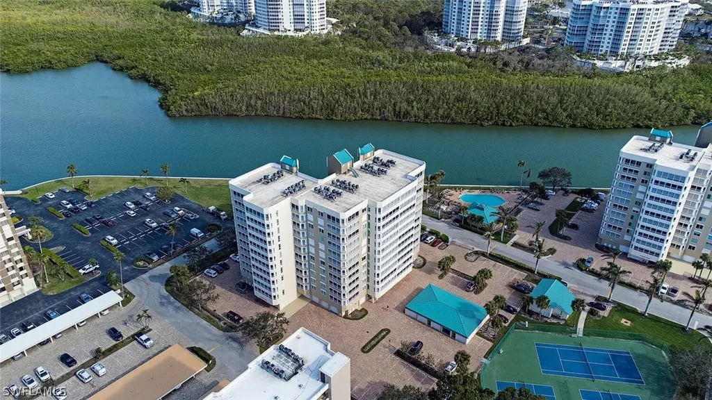 21 Bluebill Avenue Naples FL 34108