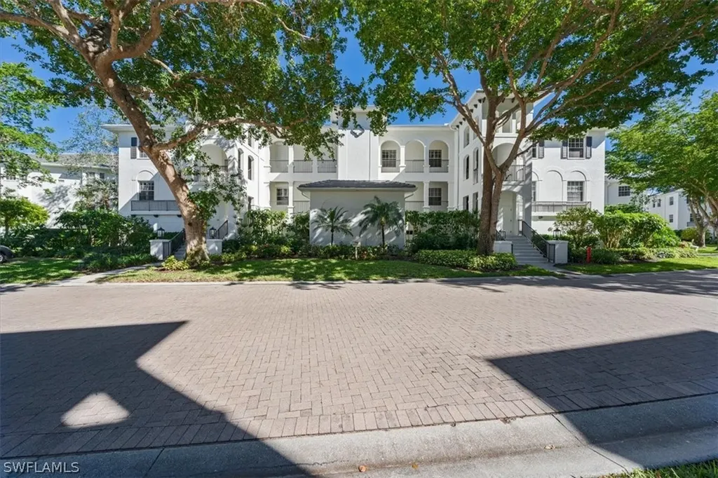 750 Bentwater Circle Naples FL 34108