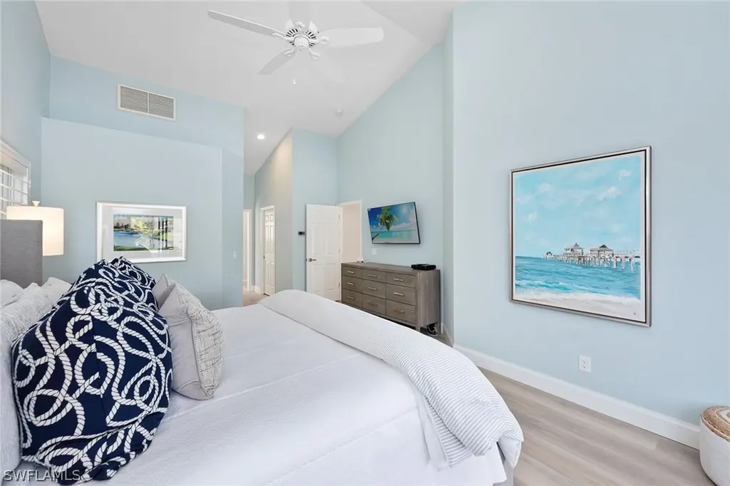 5 Grey Wing Point Naples FL 34113