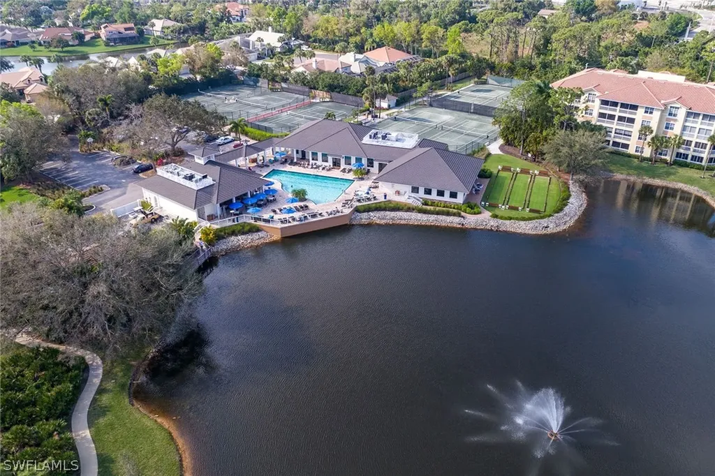 5 Grey Wing Point Naples FL 34113