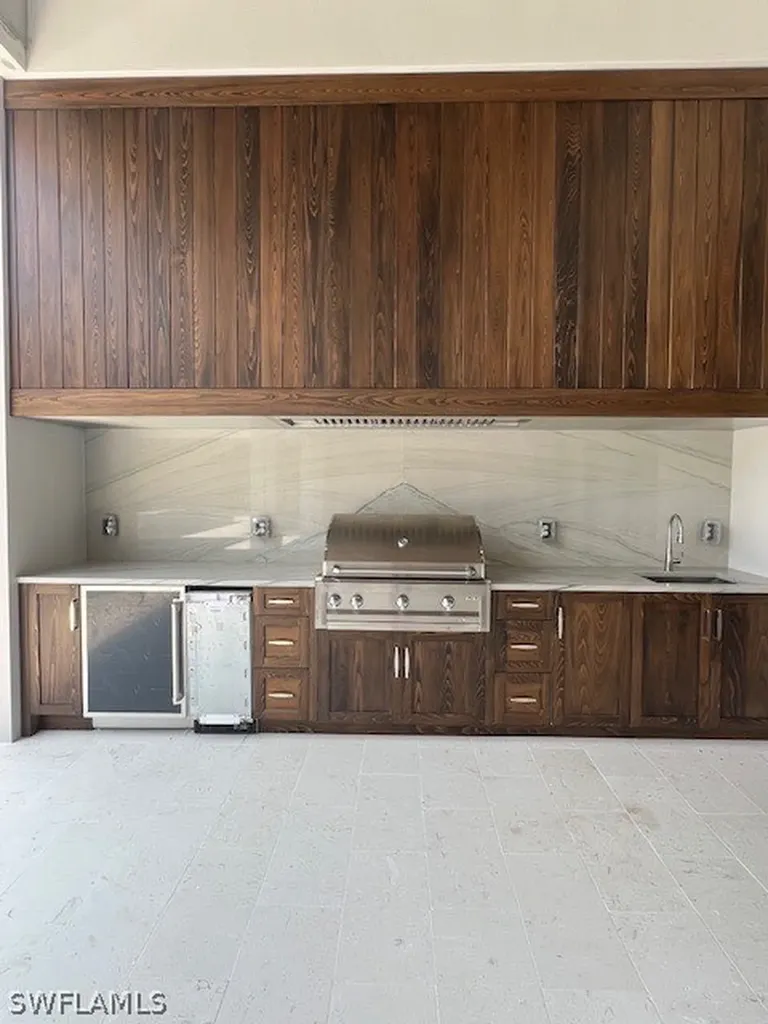 560 Rudder Road Naples FL 34102