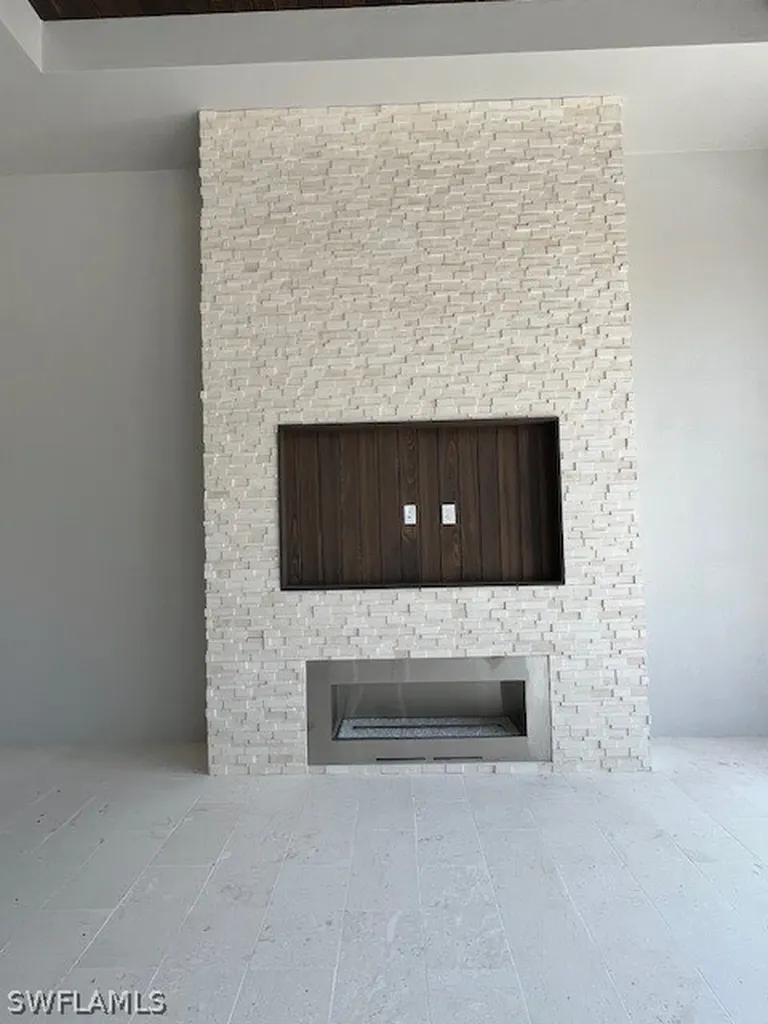 560 Rudder Road Naples FL 34102