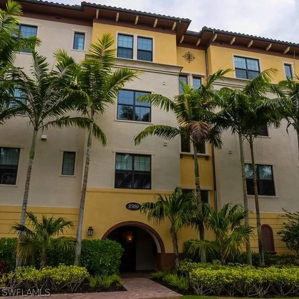2769 Tiburon Boulevard E Naples FL 34109