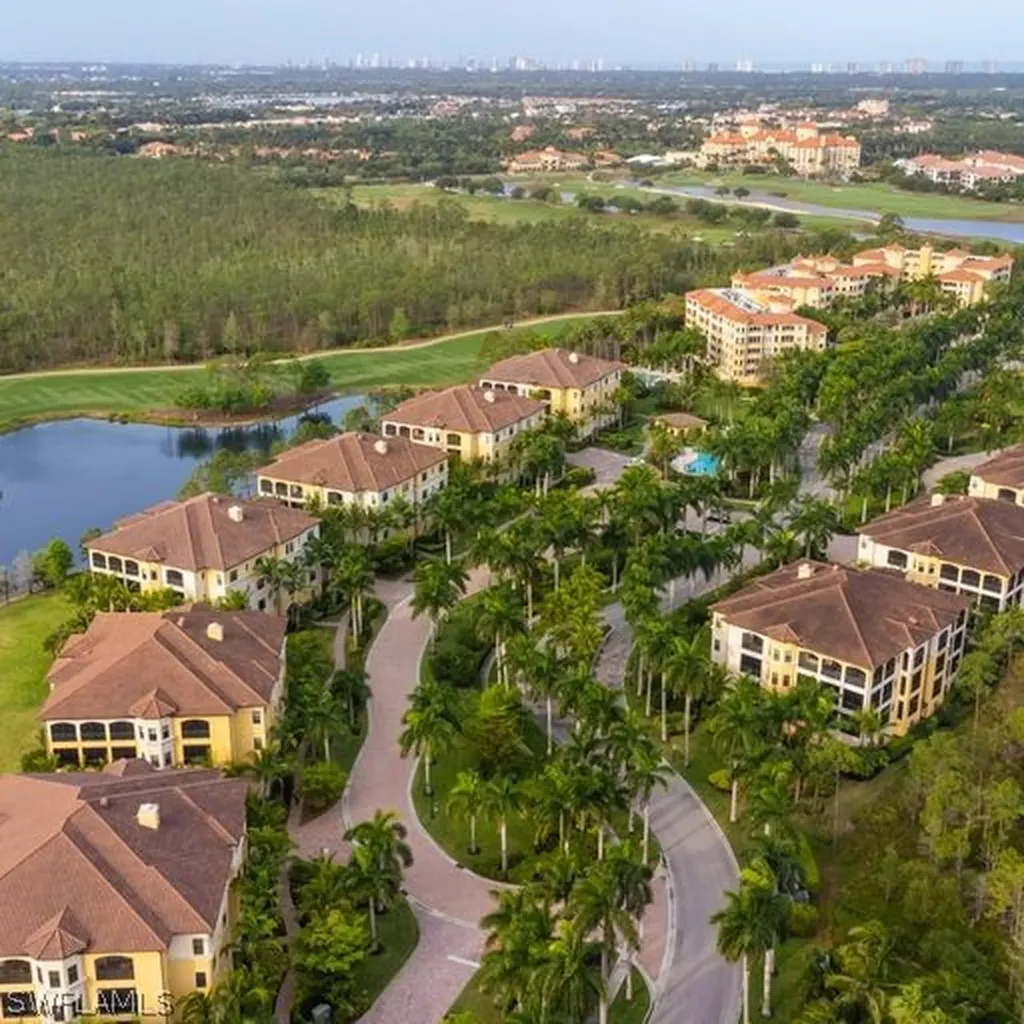2769 Tiburon Boulevard E Naples FL 34109