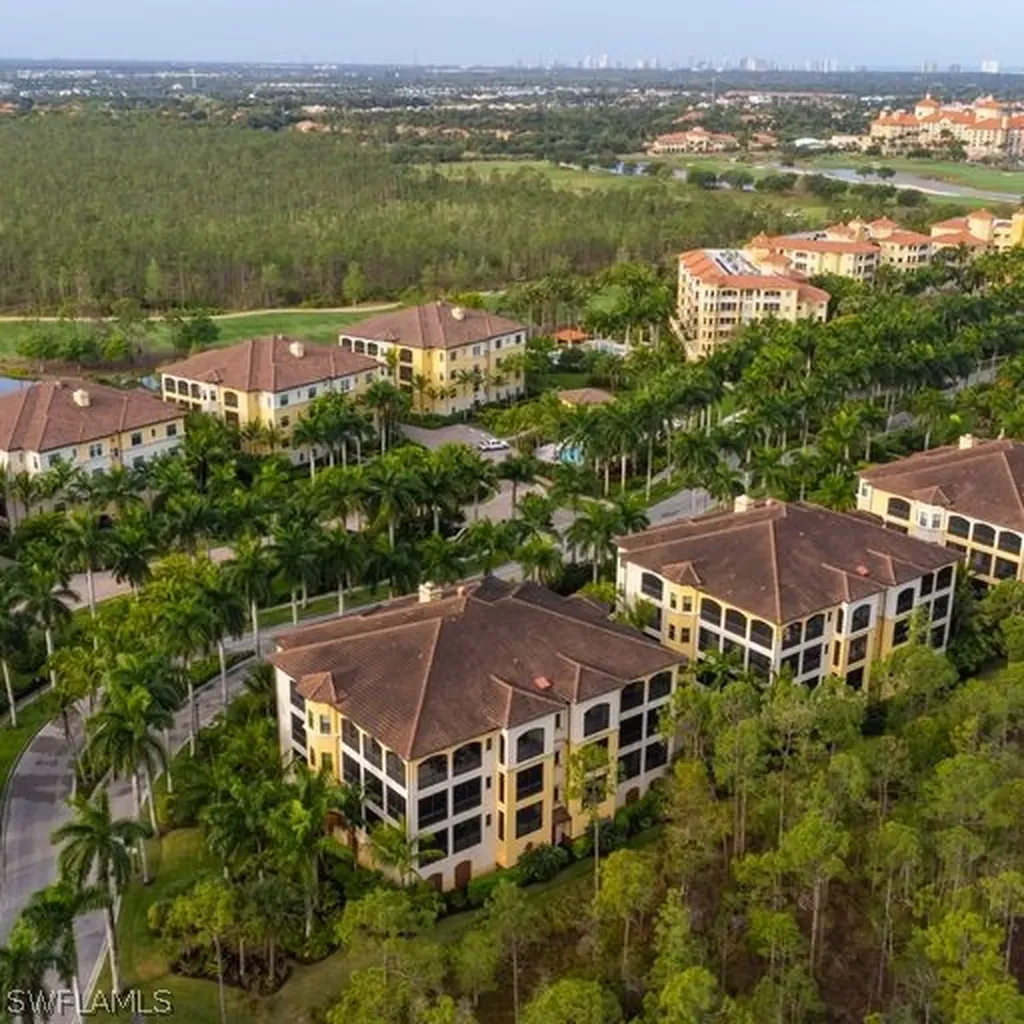 2769 Tiburon Boulevard E Naples FL 34109