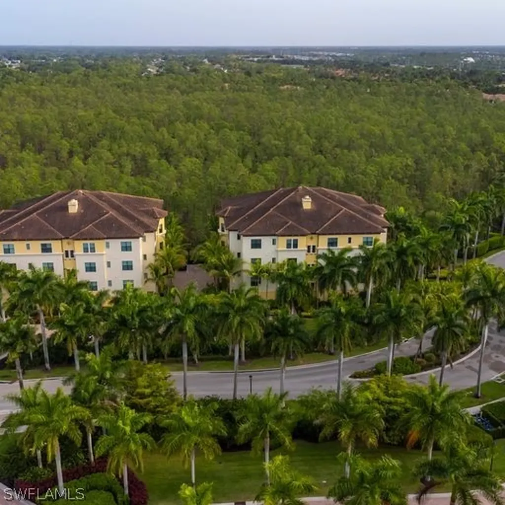 2769 Tiburon Boulevard E Naples FL 34109