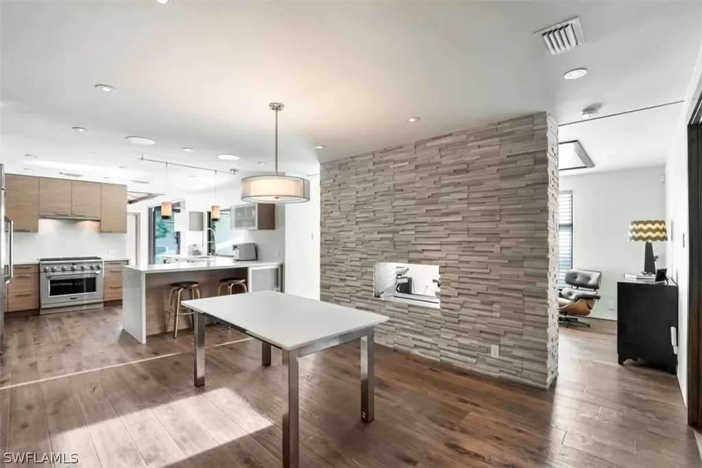 615 Carica Road Naples FL 34108