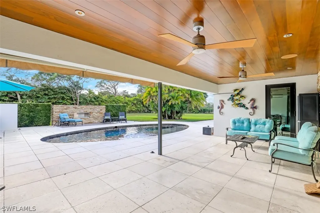 615 Carica Road Naples FL 34108