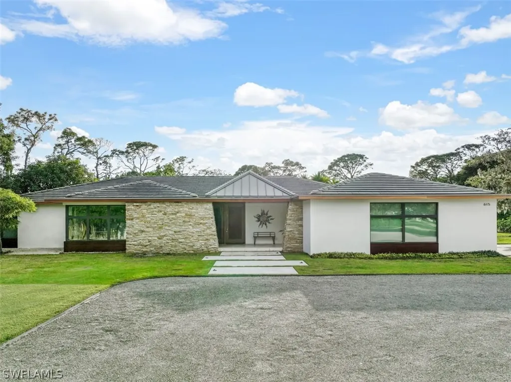 615 Carica Road Naples FL 34108