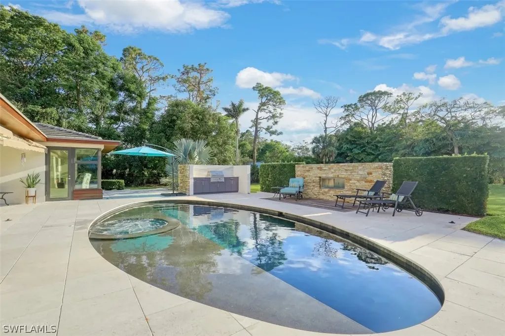 615 Carica Road Naples FL 34108