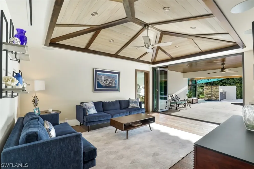 615 Carica Road Naples FL 34108