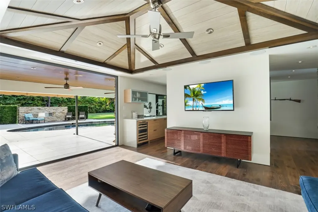 615 Carica Road Naples FL 34108