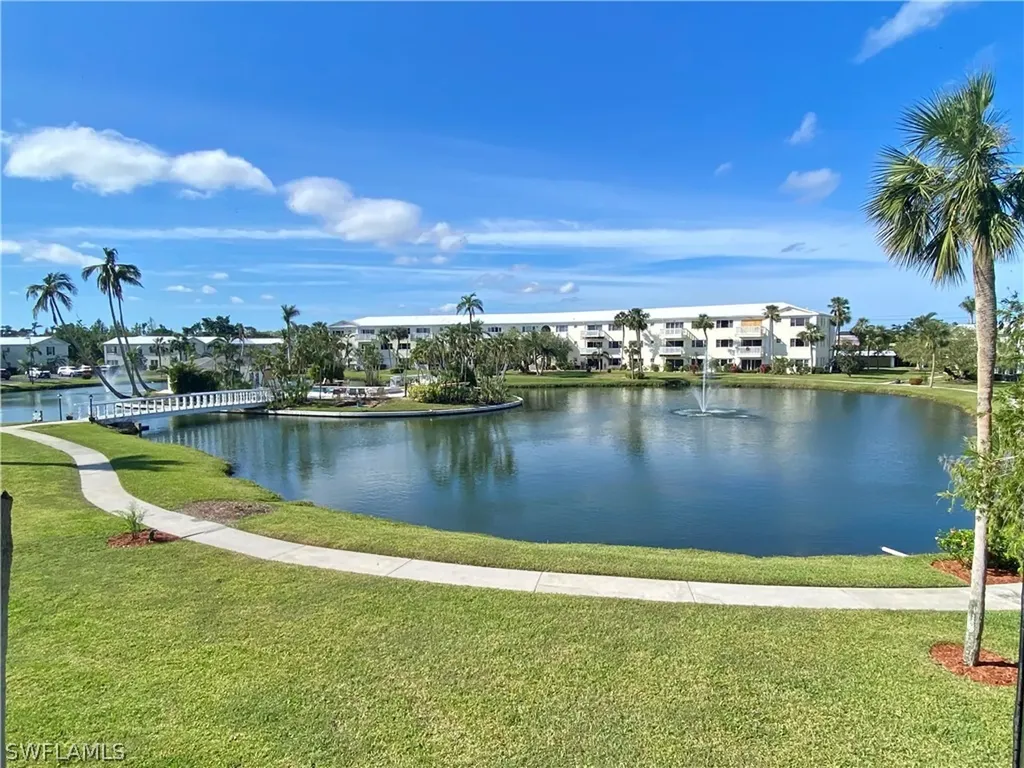 Fort Myers FL, 13551 Stratford Place Circle, Unit 206