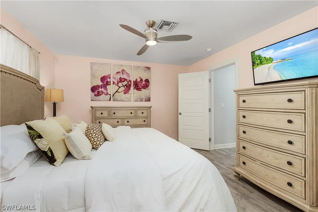 679 94th Avenue N Naples FL 34108