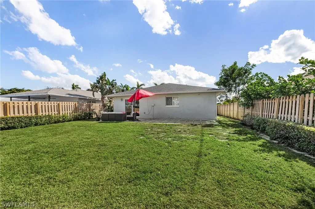 679 94th Avenue N Naples FL 34108