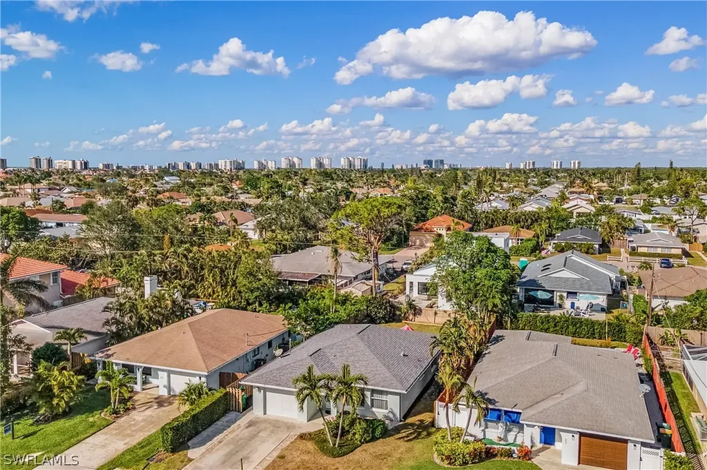679 94th Avenue N Naples FL 34108