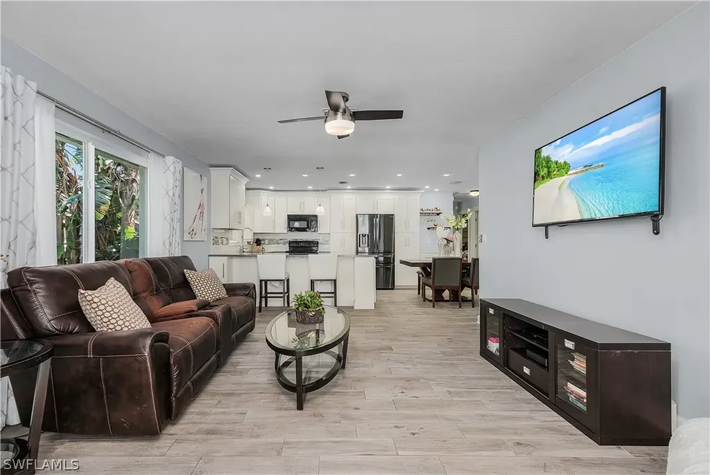 679 94th Avenue N Naples FL 34108
