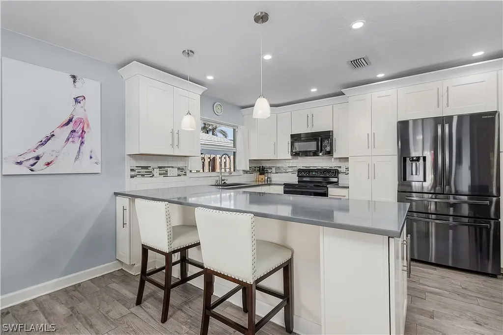 679 94th Avenue N Naples FL 34108
