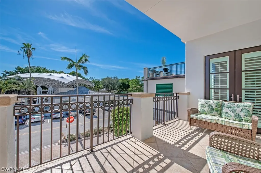780 5th Avenue S Naples FL 34102