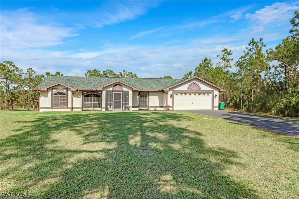 2905 10th Avenue SE Naples FL 34117