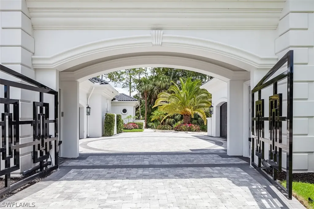 4468 Brynwood Drive Naples FL 34119