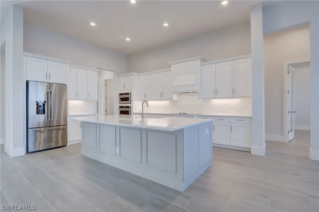 14229 Laguna Springs Lane Naples FL 34114
