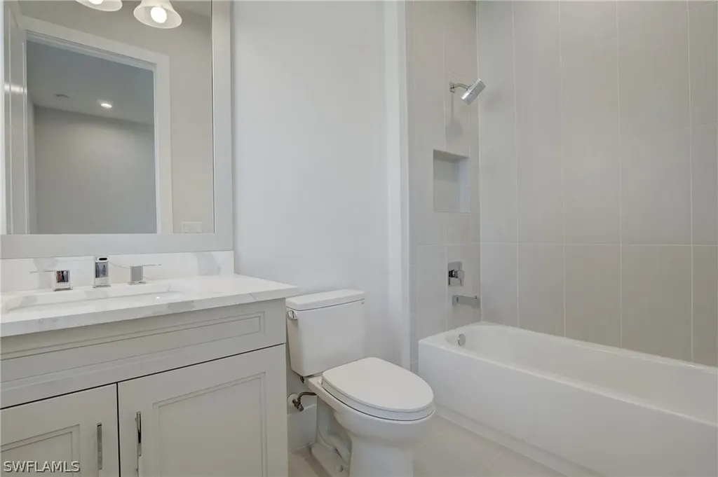 14229 Laguna Springs Lane Naples FL 34114