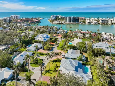 375 Wedge Drive Naples FL 34103