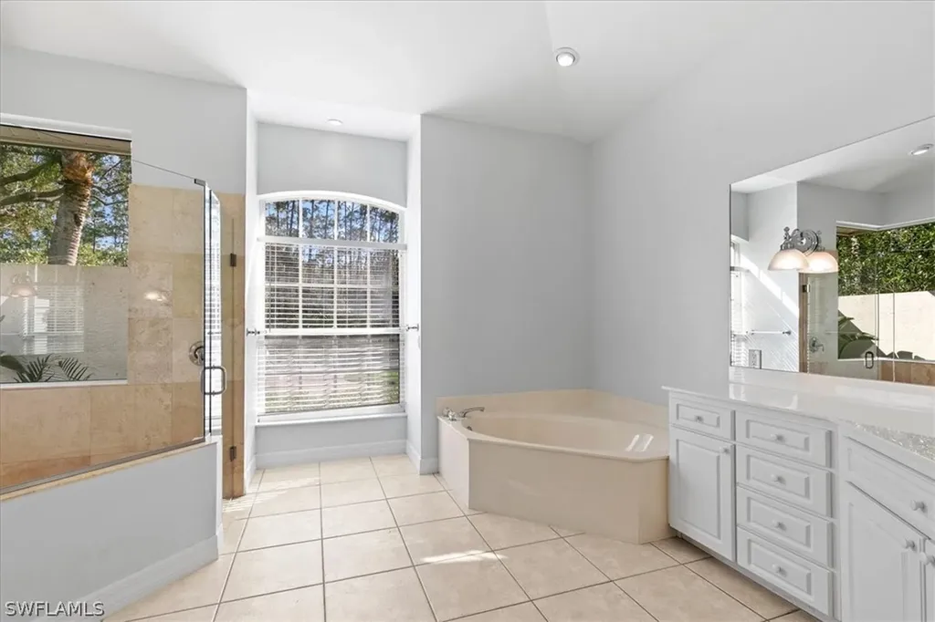 9953 Clear Lake Circle Naples FL 34109